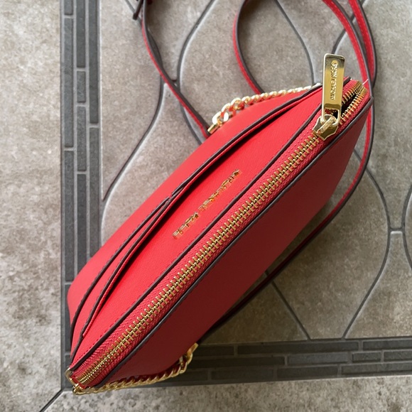 MICHAEL KORS Jet Set Travel Medium Logo Dome Crossbody Bag FLAME COLOR - Picture 4 of 16